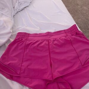 RARE!! lululemon hotty hot SONIC PINK, 4 inch inseam, high rise. Like new